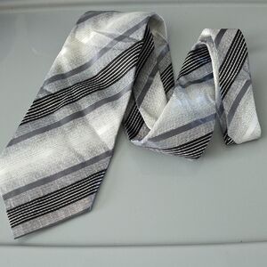 (J28) Black and Gray Striped Men's Tie